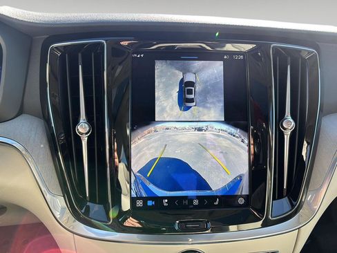 Used 2024 Volvo S60 B5 Plus w/ Climate Package image 30