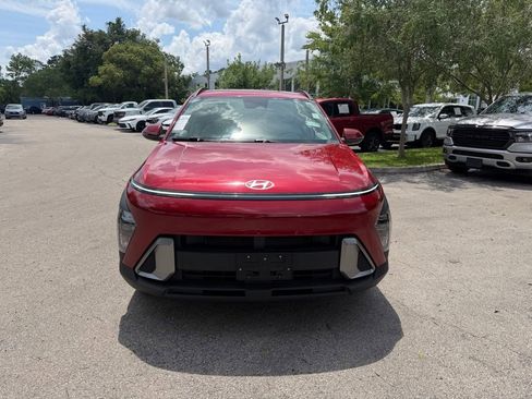 Used 2024 Hyundai Kona SEL FWD image 2
