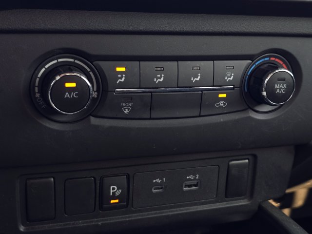 Used 2025 Nissan Frontier SV AWD/4WD image 19