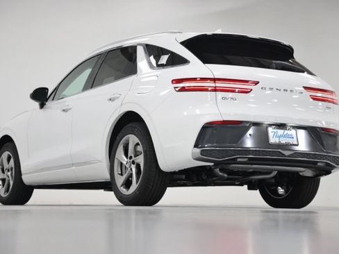 New 2026 Genesis GV70 2.5T AWD/4WD image 10