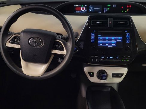 Used 2017 Toyota Prius Two w/ Prius Two Safety Plus Package FWD image 22