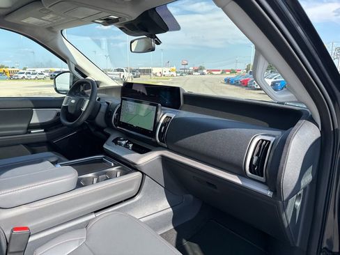 New 2025 Ford Expedition Max Active image 23