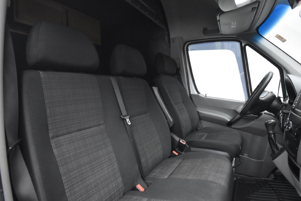 Used 2015 Mercedes-Benz Sprinter 2500 image 14