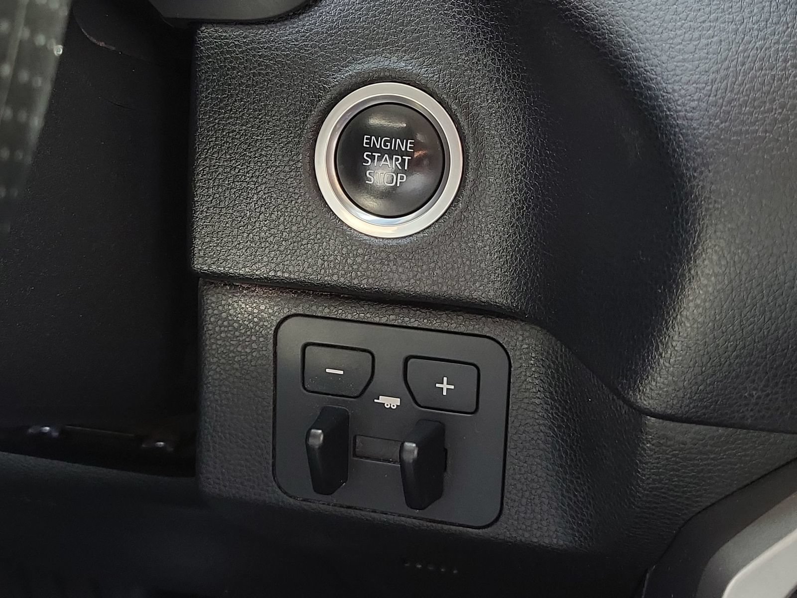 Used 2023 Toyota Tundra SR5 AWD/4WD image 17