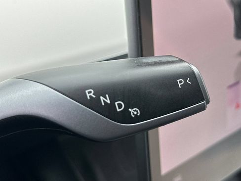 Used 2023 Tesla Model Y Performance AWD/4WD image 23
