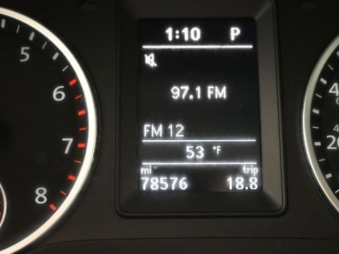 Used 2015 Volkswagen Tiguan SE image 16