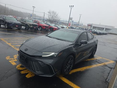 Used 2025 Toyota Camry XSE w/ Premium Plus Package image 8