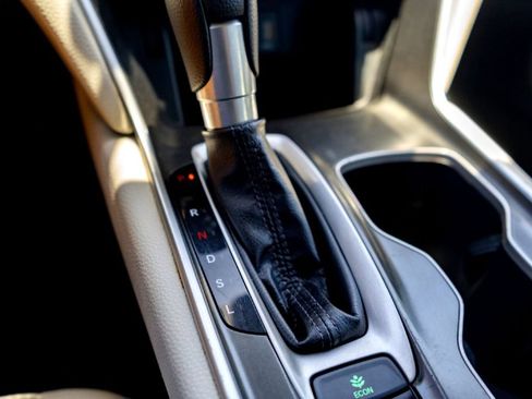 Used 2018 Honda Accord LX image 18