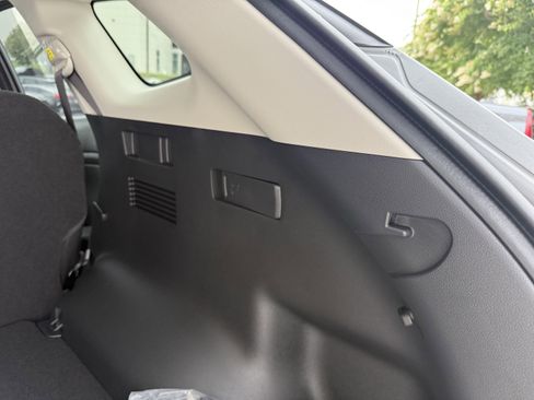 New 2025 Kia Sportage LX image 28