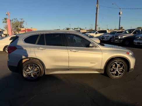 Used 2017 BMW X1 xDrive28i w/ Premium Package image 2