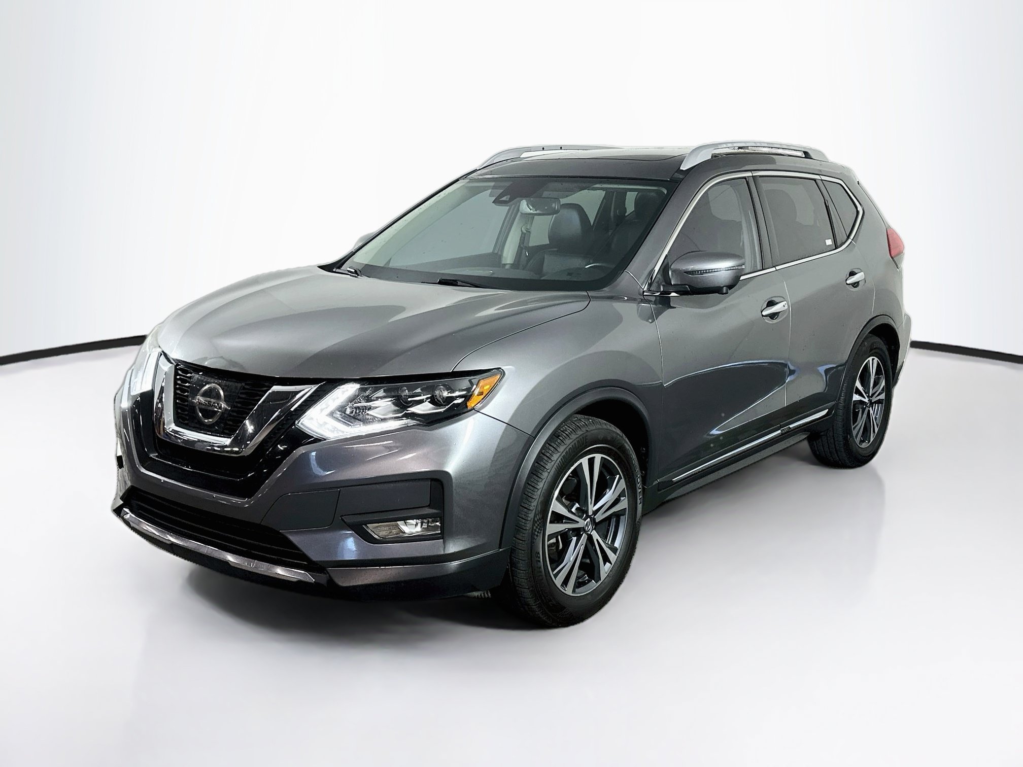 Used 2017 Nissan Rogue SL w/ SL Premium Package FWD image 3