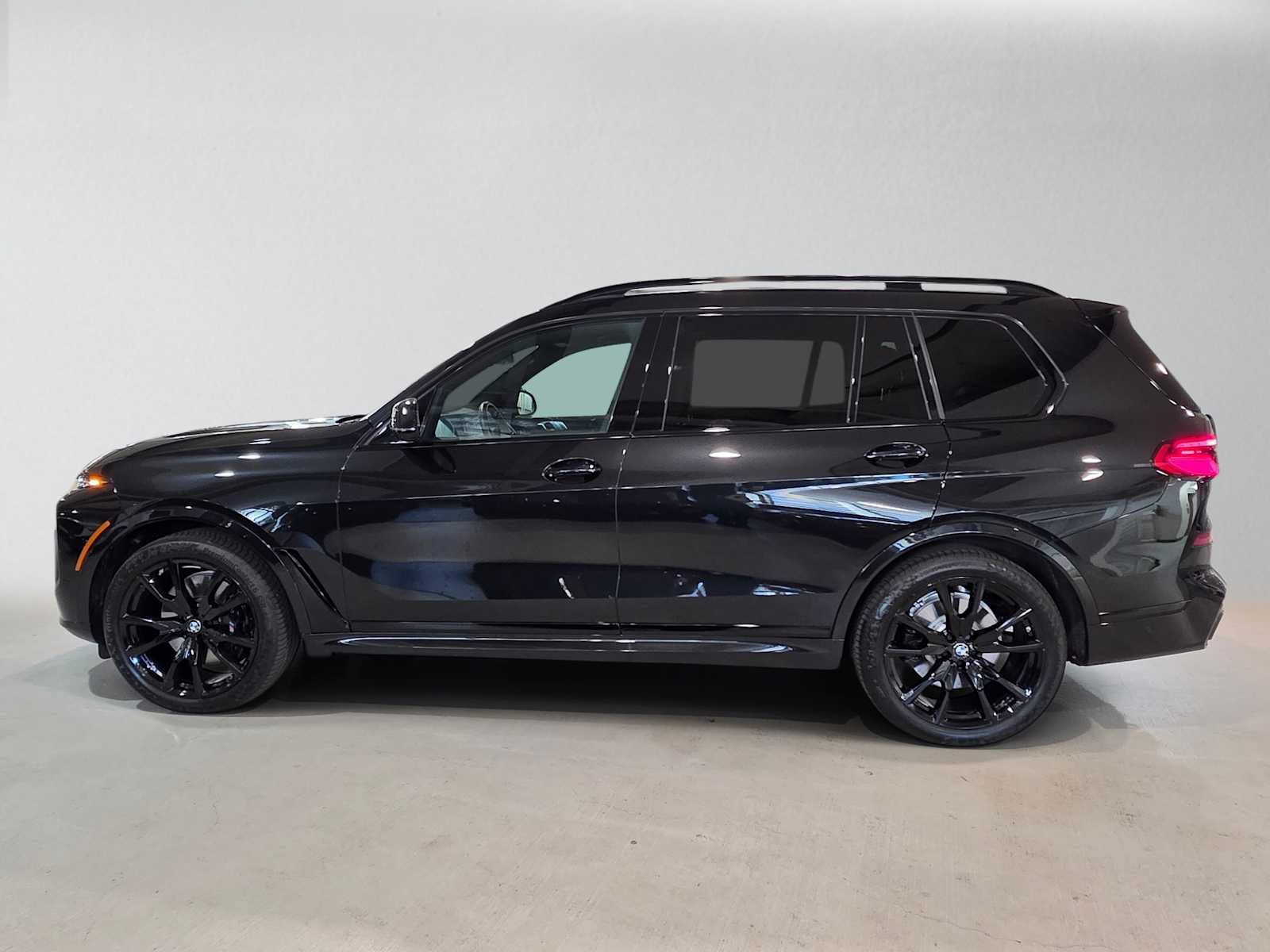 Used 2026 BMW X7 xDrive40i w/ Executive Package AWD/4WD image 7