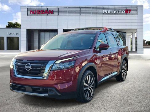 Certified 2023 Nissan Pathfinder Platinum image 3
