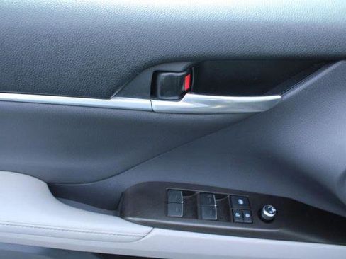 Certified 2021 Toyota Camry XSE FWD image 15