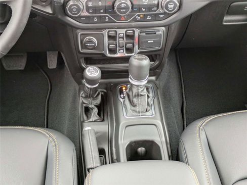 New 2026 Jeep Gladiator Sport image 19