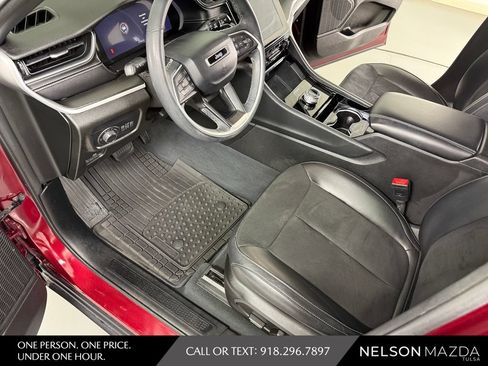 Used 2023 Jeep Grand Cherokee Altitude AWD/4WD image 20