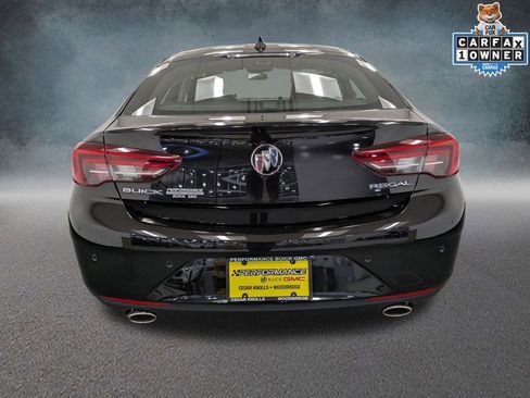 Used 2018 Buick Regal Essence w/ Driver Confidence Package #1 image 5