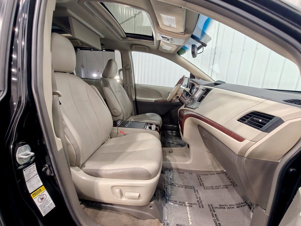 Used 2013 Toyota Sienna Limited w/ Premium Pkg AWD/4WD image 25