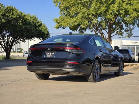 Used 2023 Honda Accord EX image 4