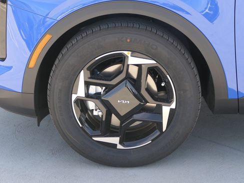 New 2026 Kia Sportage EX image 11