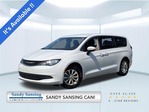 Used 2017 Chrysler Pacifica Touring w/ Tire & Wheel Group FWD image 1