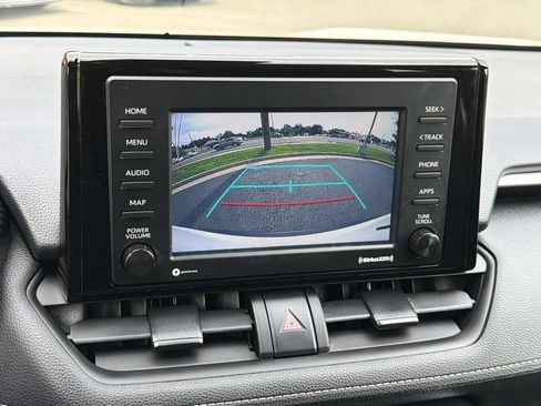 Used 2022 Toyota RAV4 LE FWD image 27