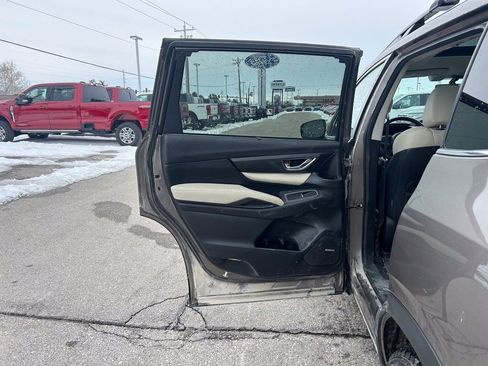 Used 2022 Subaru Ascent Limited w/ Technology Package image 16