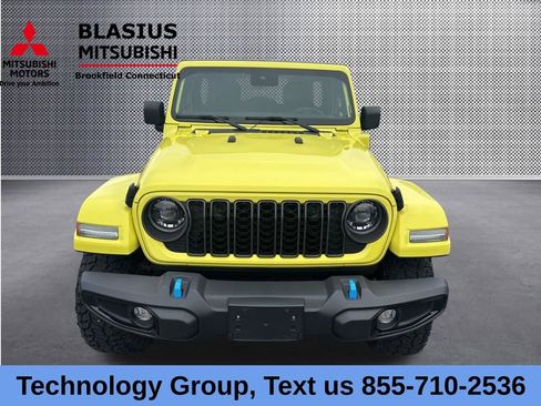 Used 2024 Jeep Wrangler Unlimited w/ Convenience Group AWD/4WD image 22