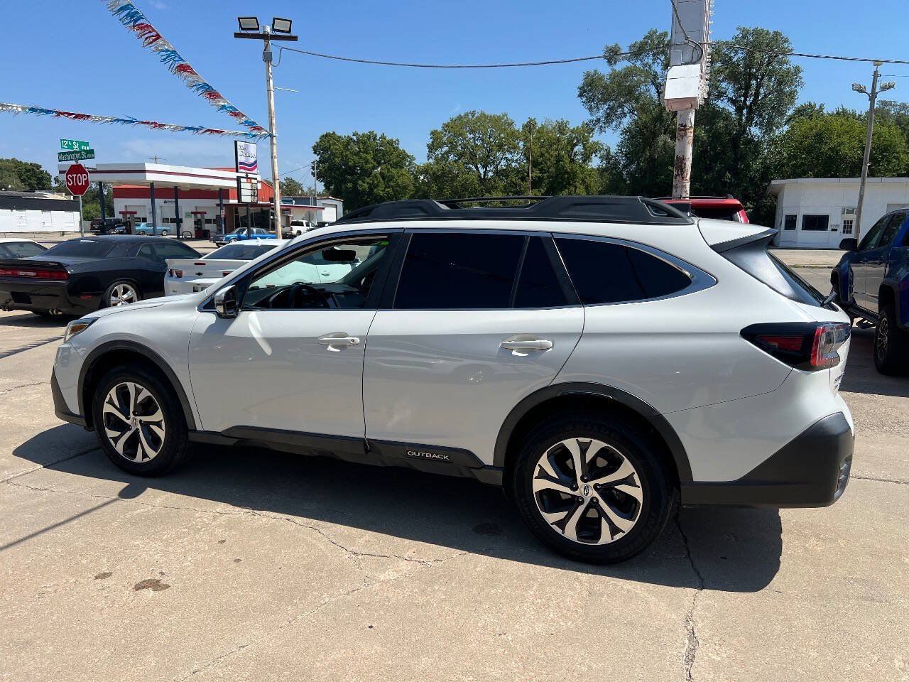 Used 2020 Subaru Outback Limited AWD/4WD image 7
