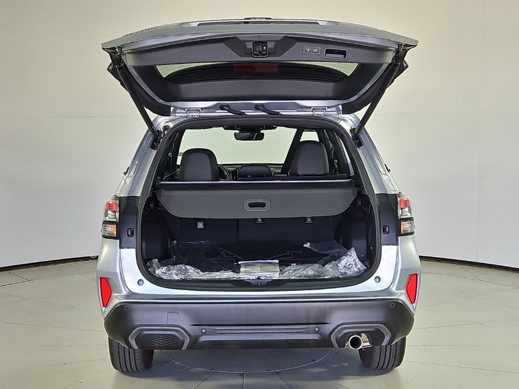 Certified 2025 Subaru Forester Limited AWD/4WD image 10
