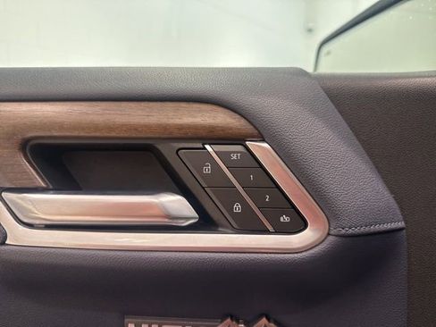 Certified 2022 Chevrolet Silverado 1500 High Country w/ Technology Package image 23