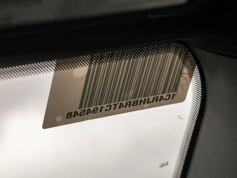 New 2026 Jeep Grand Cherokee Limited w/ Limited Altitude Package image 33