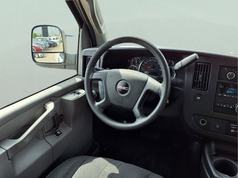 Used 2018 GMC Savana 2500 w/ Driver Convenience Package image 12