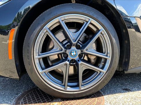 Used 2024 BMW i4 eDrive40 w/ Premium Package RWD image 9