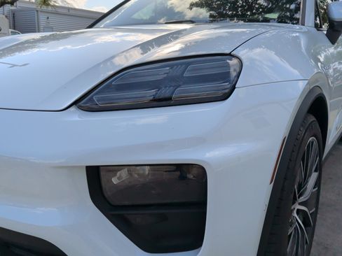Used 2024 Porsche Macan 4 Electric AWD/4WD image 6