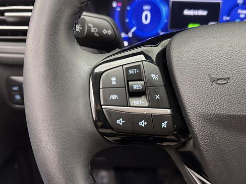 Used 2022 Ford Escape Titanium image 23