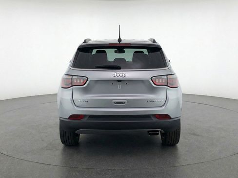 Used 2025 Jeep Compass Limited image 7