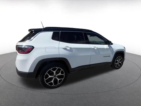 Used 2025 Jeep Compass Limited AWD/4WD image 14