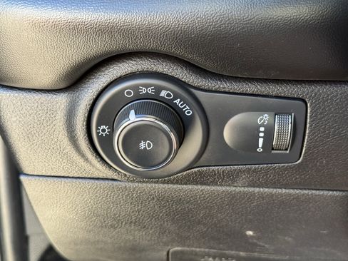 Used 2022 Dodge Durango SXT w/ Anodized Platinum Package image 25