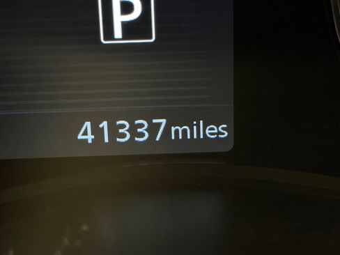 Used 2023 Nissan Kicks SR w/ SR Premium Package image 2