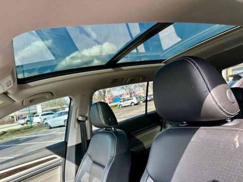 Used 2021 Volkswagen Atlas SE image 15