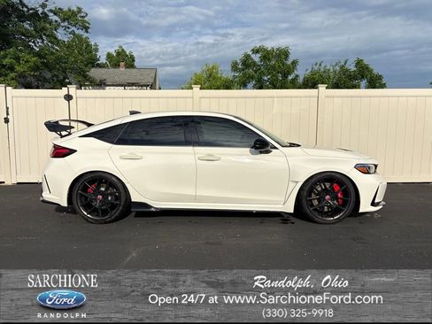 Used 2024 Honda Civic Type R image 1