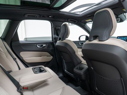 New 2026 Volvo XC60 B5 Plus w/ Climate Package image 23