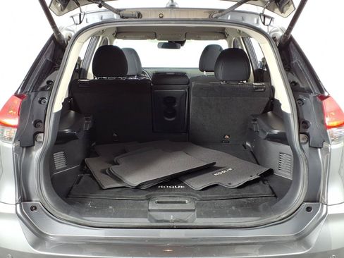 Used 2019 Nissan Rogue SV FWD image 14