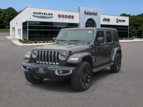 Used 2022 Jeep Wrangler Unlimited Sahara w/ Cold Weather Group AWD/4WD image 1