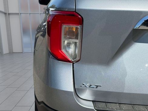 Used 2023 Ford Explorer XLT w/ Equipment Group 202A AWD/4WD image 10