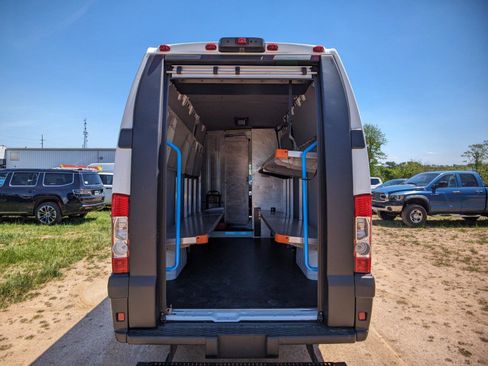 New 2024 RAM ProMaster 3500 w/ Delivery Van Package image 9