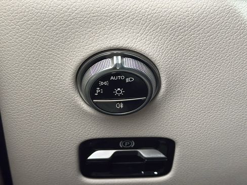 New 2025 Mercedes-Benz GLC 300 4MATIC image 17