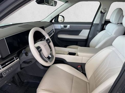 Used 2025 Hyundai Santa Fe SEL image 9
