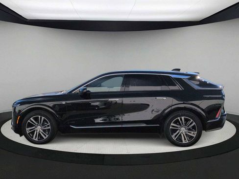 Used 2024 Cadillac Lyriq Luxury w/ LPO, Floor Liner Package image 5